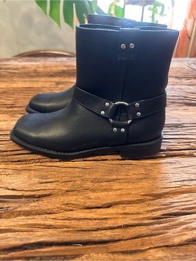 Nordstrom Kids Black Harness Boots - size 1